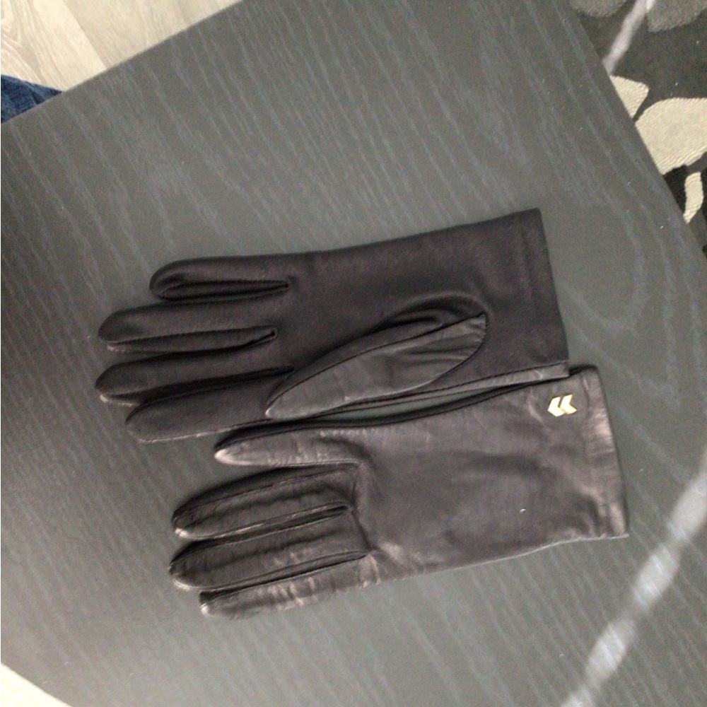 Isotoner gloves